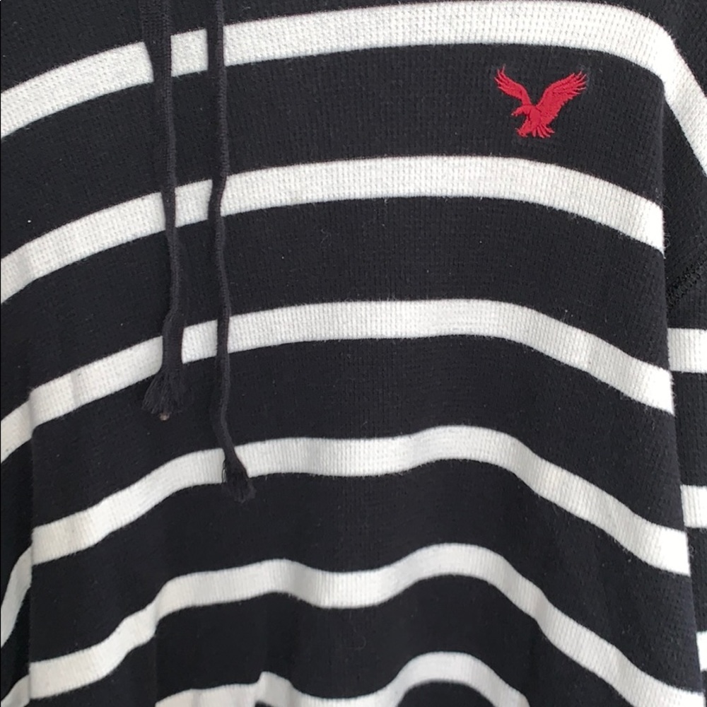 One shirt long sleeves black &white